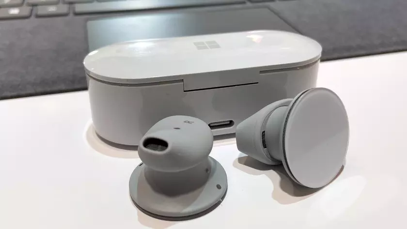 Когда выйдут и сколько будут стоить TWS-наушники Microsoft Surface Earbuds