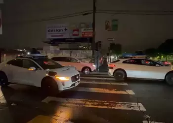 Waymo Robotaxis Caused Traffic Jams During Power Outage in San Francisco