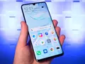 Владельцы смартфонов Huawei P20 Pro и Huawei Mate 10 в Европе начали получать обновление EMUI 10 c Android 10