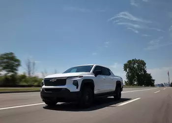 New record: Chevy Silverado EV Work Truck travelled 1,059.2 miles (1,600 km) on a single charge