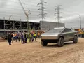 Илон Маск показал новые детали Tesla Cybertruck: 17-дюймовый экран и штурвал, как у Tesla Model S (2021)