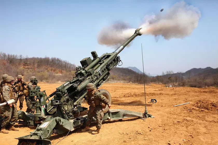 Американская гаубица M777 высокоточным снарядом M982 Excalibur уничтожила российскую 152-мм пушку 2А36 «Гиацинт-Б»