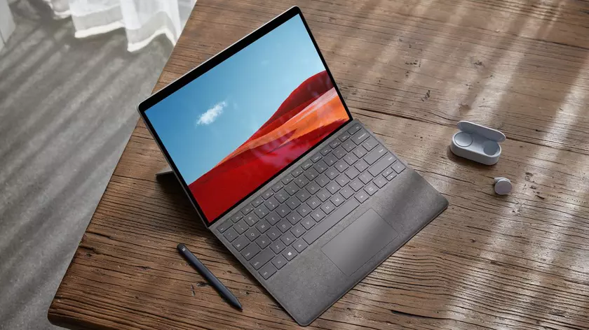Microsoft Surface Pro X: обновленный планшет с процессором SQ2 за $1500