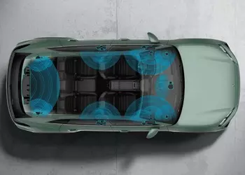 Зарядка для смартфона в багажнике: зачем Porsche переводит аудиосистемы на нитрид галлия