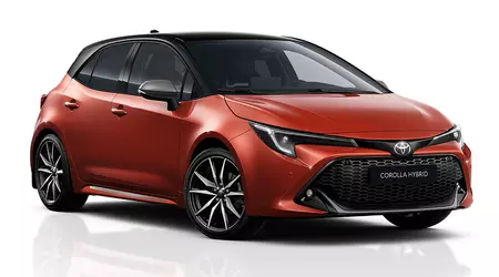 Toyota has revealed the Corolla 2025 in a new Metal Oxide colour, but that's not the only update to the model