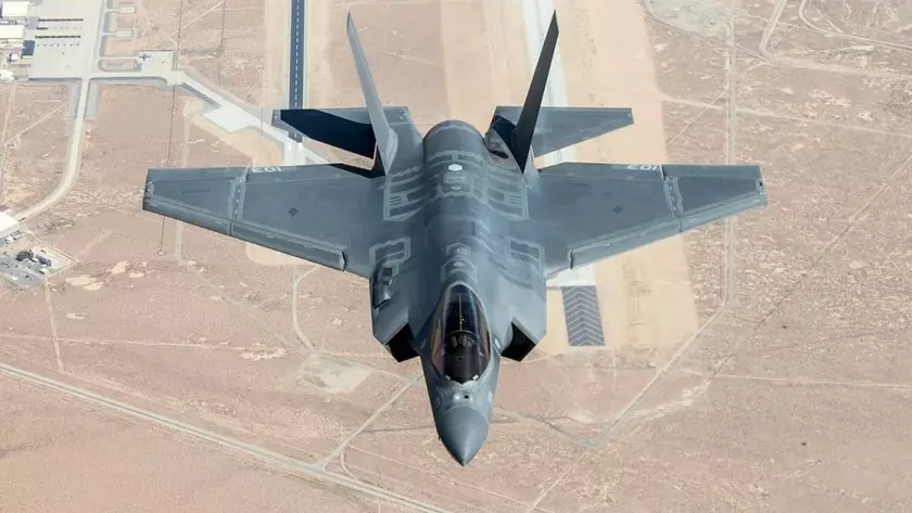 F-35 Lightning II сможет уничтожать вражеские танки ракетами AGM-114 Hellfire
