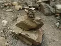 Это какие-то неправильные камни