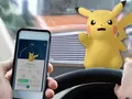 Играя в Pokemon Go, водитель въехал в школу