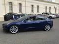 Фото Tesla Model 3 показывают отсутствие приборной панели и коробку передач с автопилотом