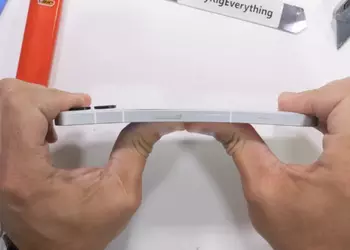 The Nothing Phone (2) was put to an extreme test of strength immediately after its official launching