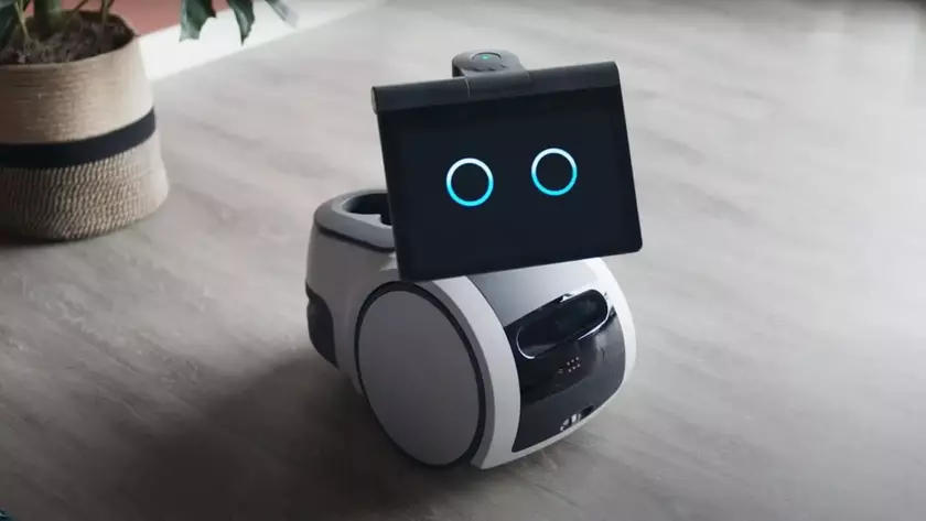Роботы Astro теряют работу: Amazon закрывает программу Astro for Business