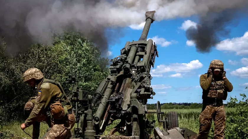 Гаубица M777 одним выстрелом уничтожила замаскированную российскую артиллерийскую установку 2С7 "Пион" (видео)