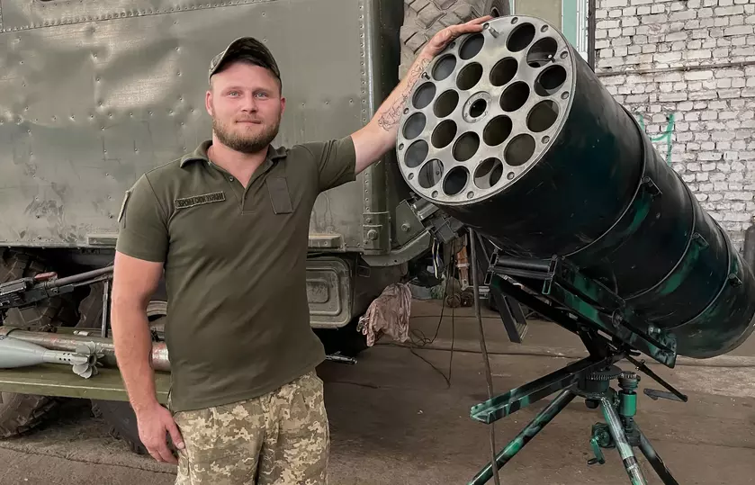 ВСУ превратили пусковой блок для вертолёта с ракетами С-8 в реактивную систему залпового огня