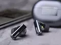 Huawei FreeBuds Pro появились на «живых» фотографиях с дизайном, как у Apple AirPods Pro