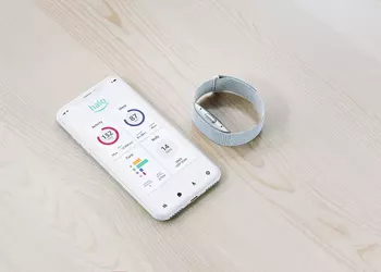 Amazon представила фитнес-браслет без экрана Amazon Halo Band и сервис Amazon Halo