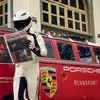 Передня частина Porsche Experience Center в Сінгапурі