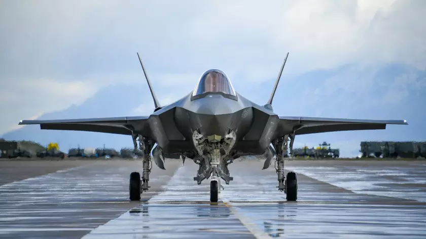 Гармонический резонанс вывел из строя двигатель F135 за несколько лет до аварии истребителя F-35B в Техасе