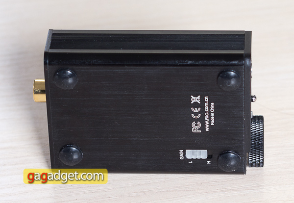 fiio_e10-bottom.jpg