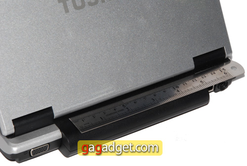 Toshiba-NB100_06.jpg