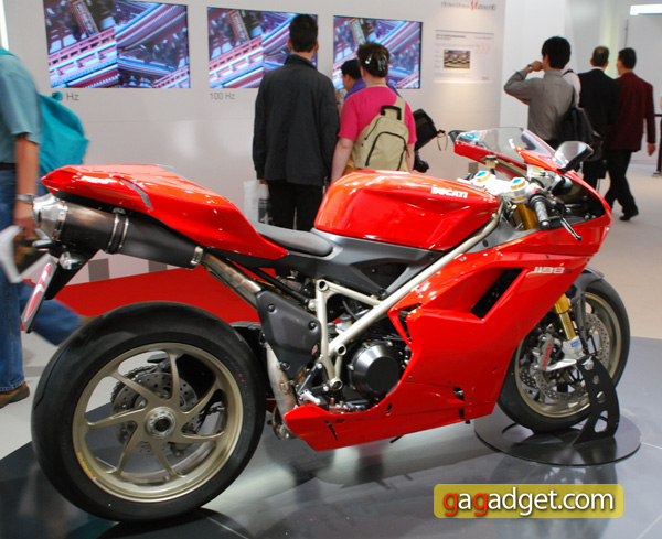IFA2009_Toshiba_16.jpg