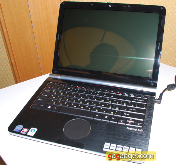 PB-Easynote-TN65_03.jpg