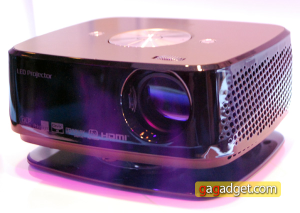LG_HX300G_1.jpg