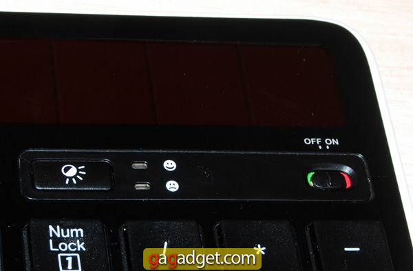 LogitechK750_09.jpg