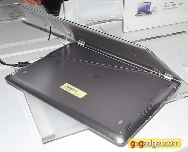 SamsungFoldableUltrabookSeries5_12.jpg