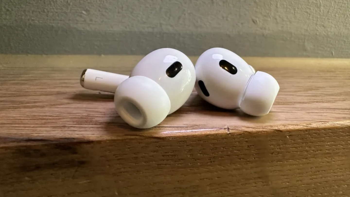 Écouteurs Apple AirPods Pro (2e génération) avec annulation de bruit pour les navetteurs