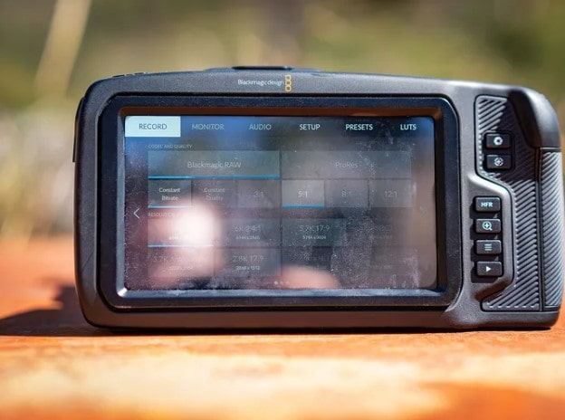 Blackmagic Pocket Cinema 6K Pro caméra pro clip vidéo