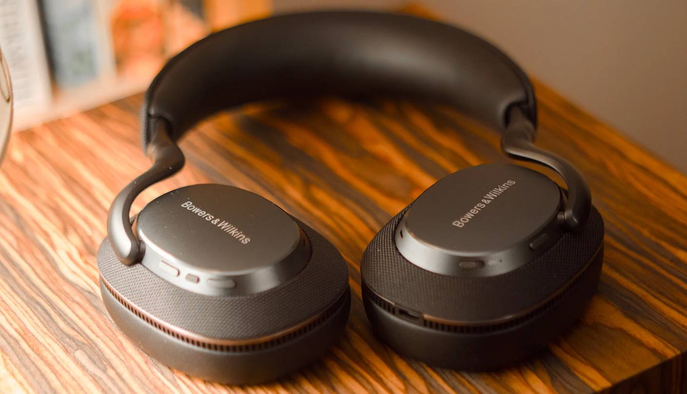 Bowers & Wilkins Px7 S3 wireless noise canceling headphones airplane