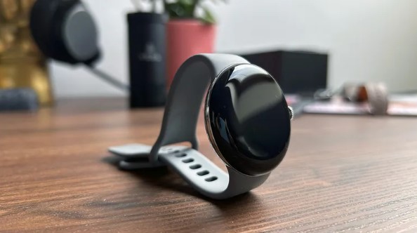 Pixel Watch 4 versus Galaxy Watch 8
