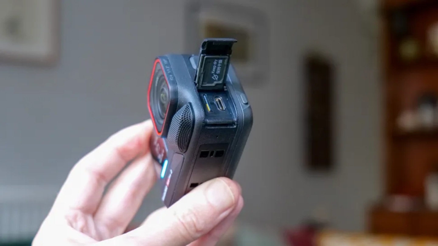 Caméra étanche Insta360 Ace Pro 2 pour le vlogging en extérieur