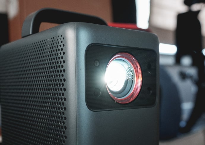 NEBULA Cosmos videoprojecteur 3000 euros