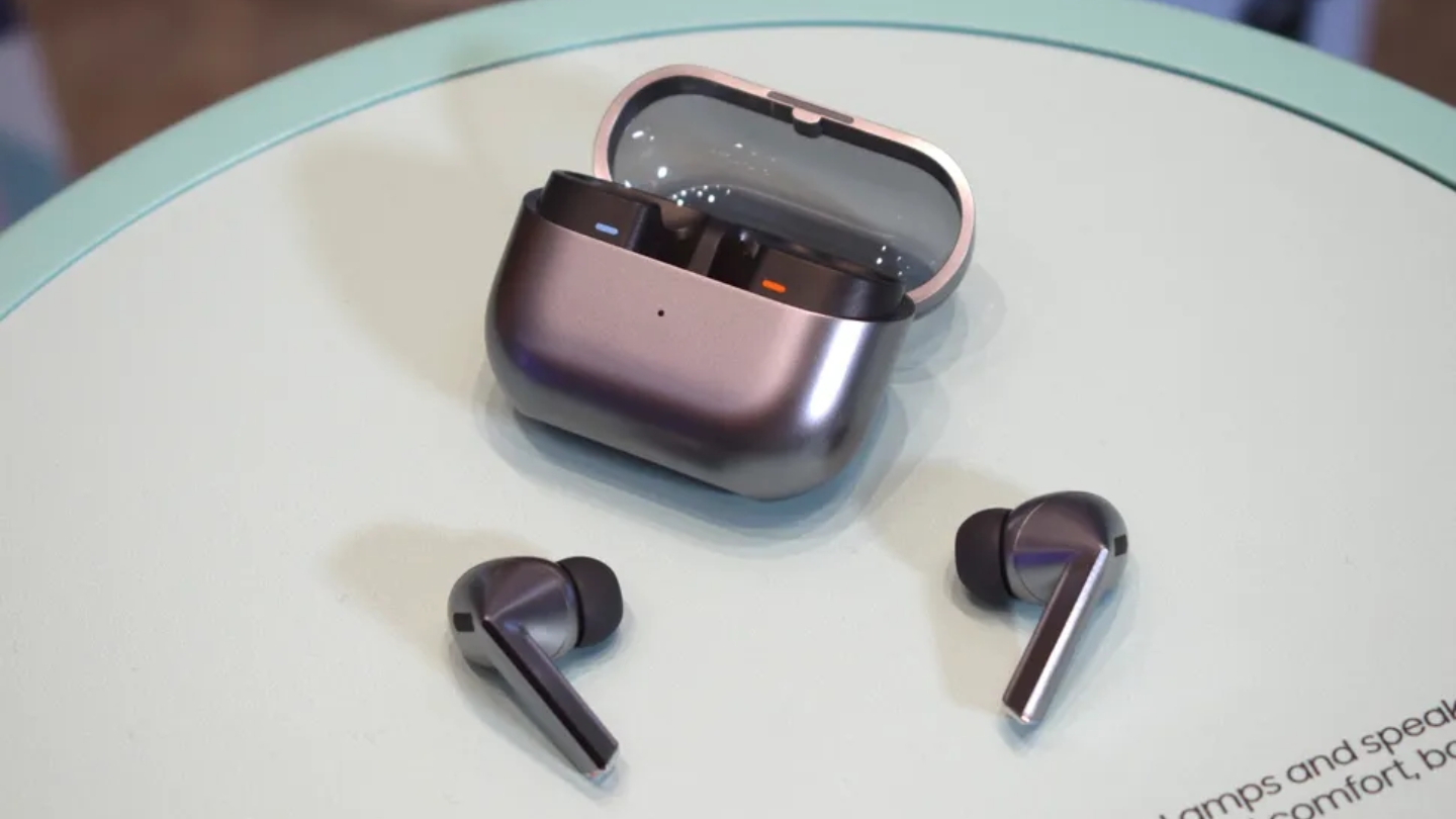 Écouteurs Samsung Galaxy Buds 3 Pro suppression de bruit pour navetteurs
