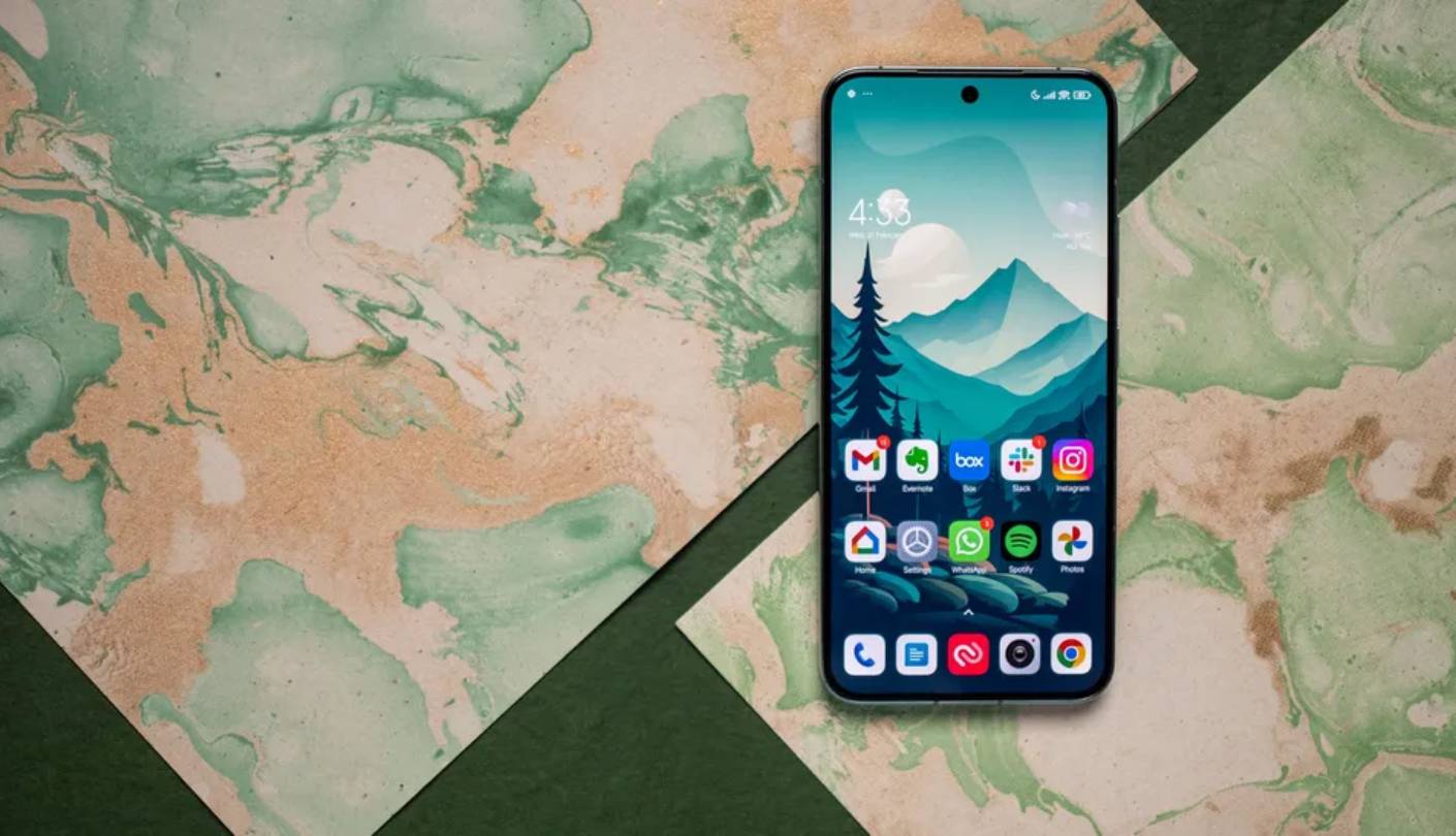 Xiaomi 15 5G compact flagship smartphone