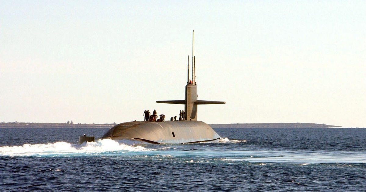 Les États-Unis ont déployé dans le golfe Persique le sous-marin à propulsion nucléaire USS Florida, qui peut transporter 154 missiles de croisière Tomahawk d'une portée allant jusqu'à 2 500 kilomètres.