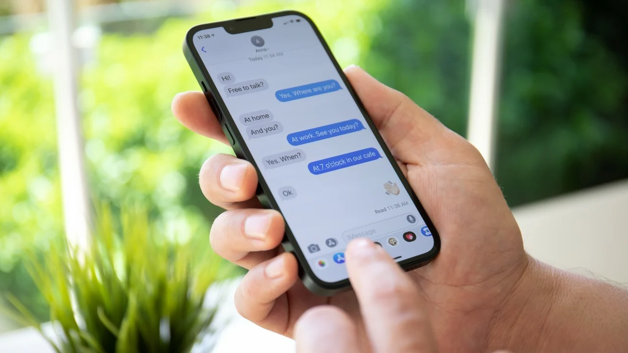 Avec la sortie d'iOS 17, les chats de groupe entre les utilisateurs d'Android et d'iOS vont s'améliorer, mais il semble que cela ne concerne que les possesseurs d'iPhone.