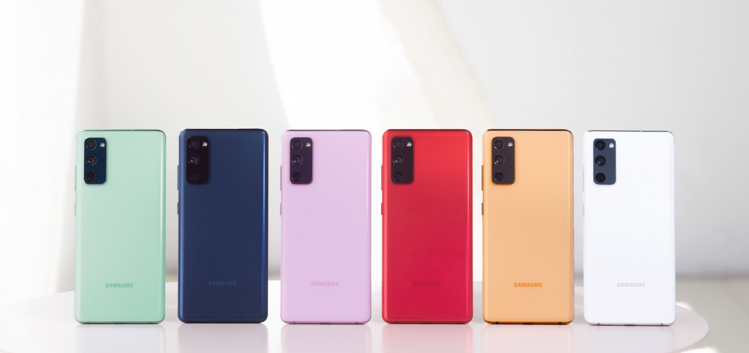 Samsung продала понад 10 млн смартфонів Galaxy S20 FE – один із найкращих показників серед усіх моделей Galaxy у 2021 році
