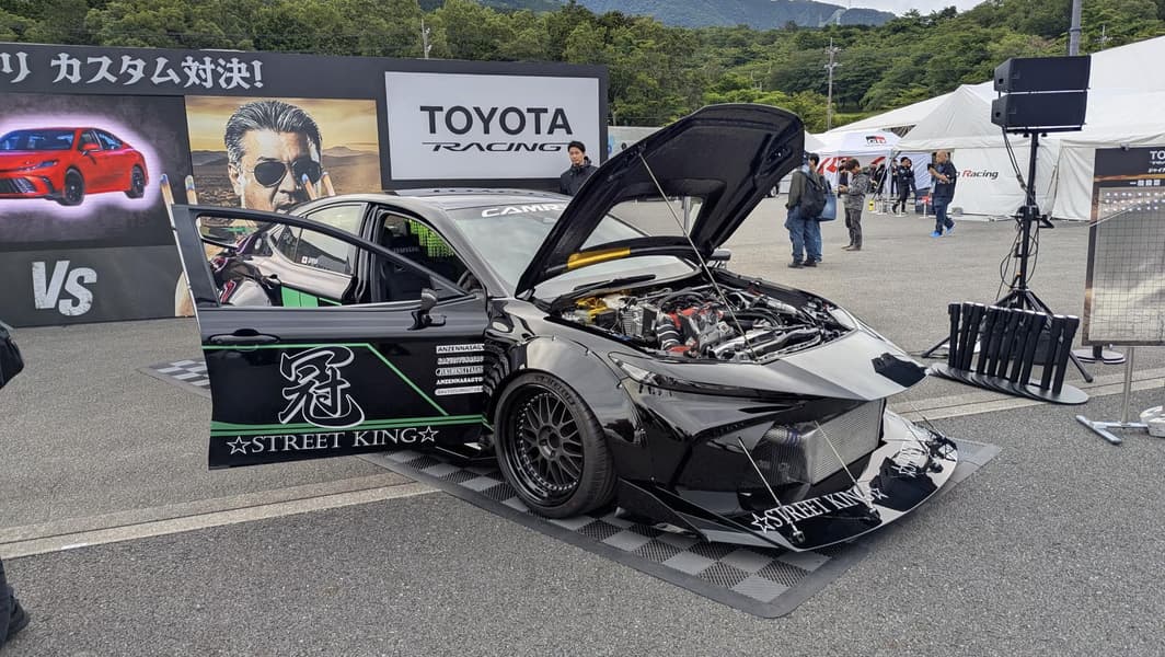 Задняя часть экспериментальной Camry