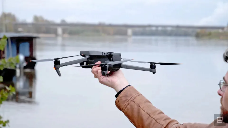 DJI знімає обмеження на польоти дронів у заборонених зонах в США