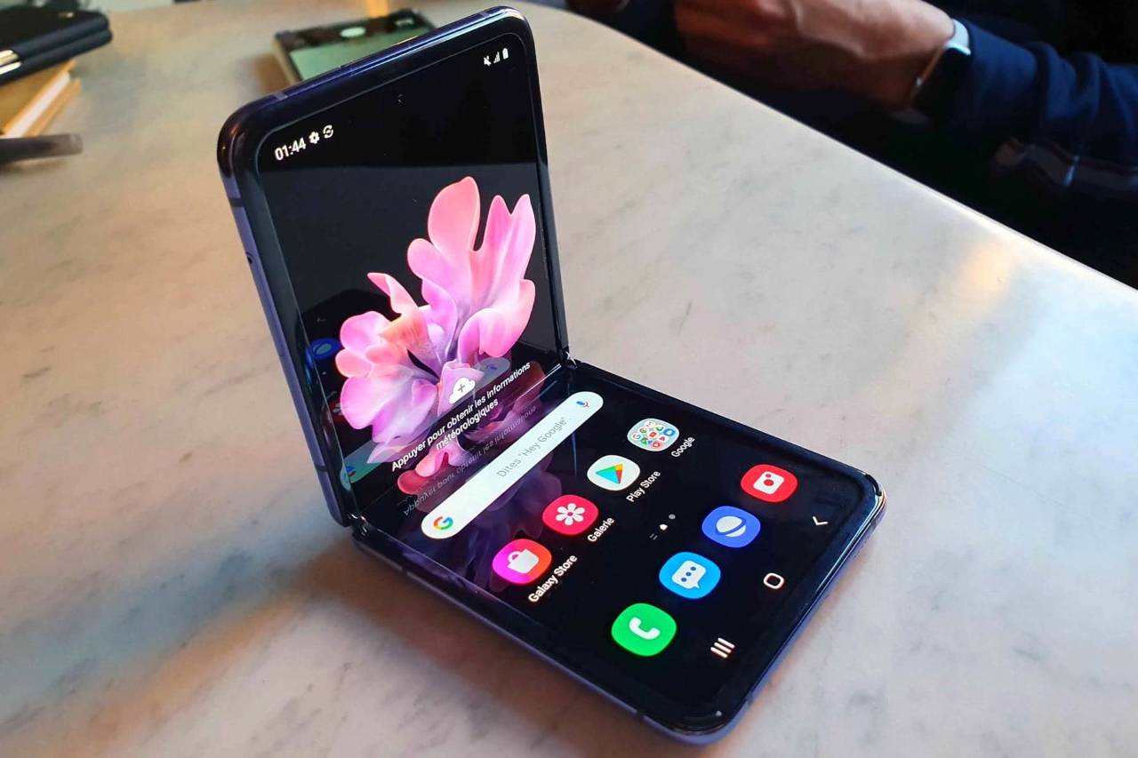 Samsung планує використовувати назву Galaxy Z для всіх майбутніх складних смартфонів