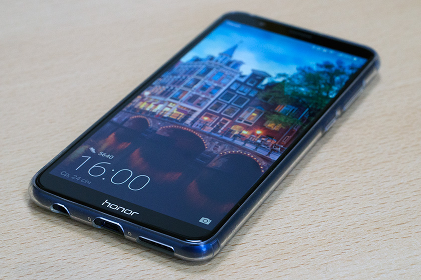 Обзор Honor 7x: симпатичный безрамочник с дисплеем 18:9