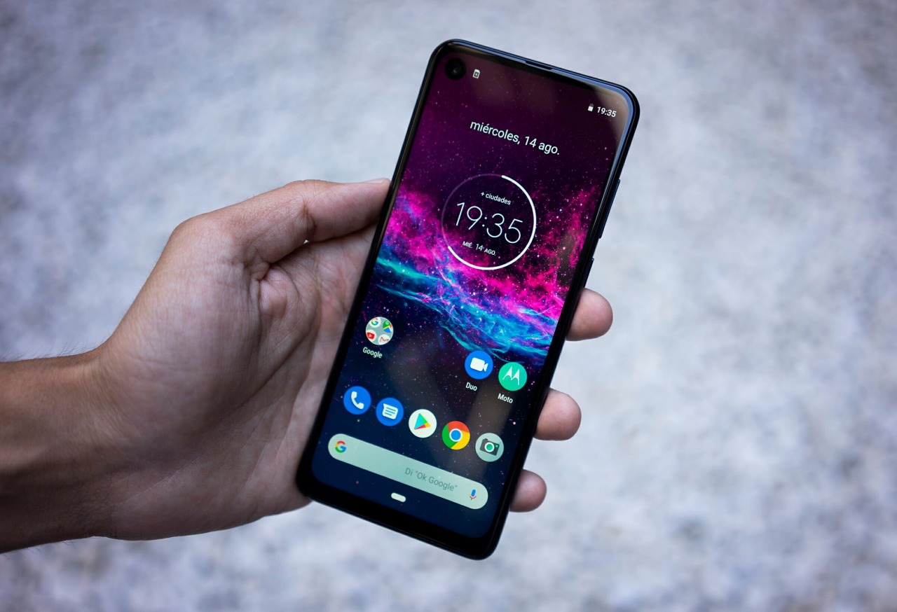 Motorola One Action отримала оновлення Android 10: що нового та коли чекати на прошивку