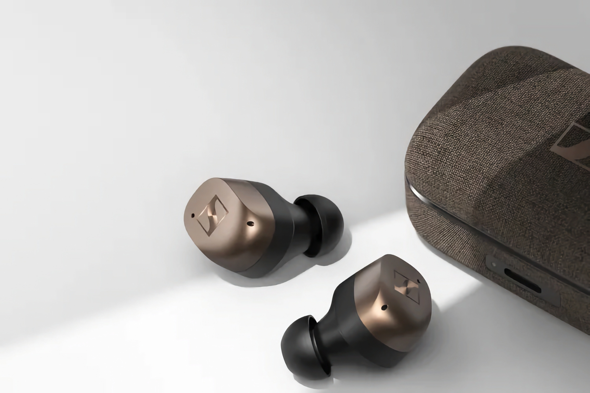 Sennheiser Momentum True Wireless 4: флагманські TWS-навушники з AptX Lossless та Adaptive ANC