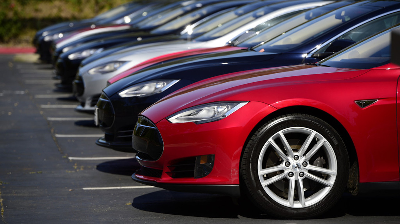 In 2017, Tesla suffered losses of $ 2 billion