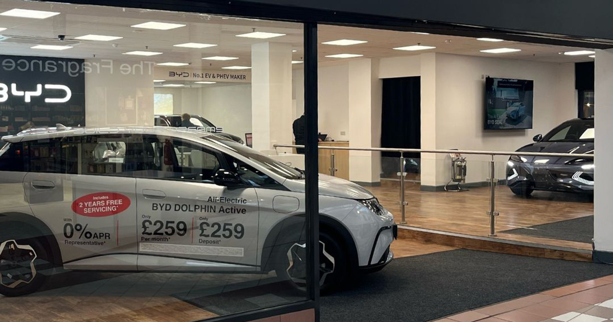 Як BYD та LSH Auto UK освоюють Ринок завдяки Новому Дилерському Центру
