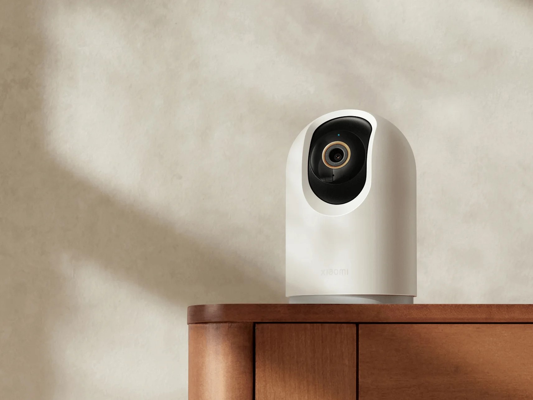 Xiaomi представила в Європі Smart Camera C500 Pro: 3K-камеру з обертанням на 360° і двостороннім голосовим зв'язком за €70