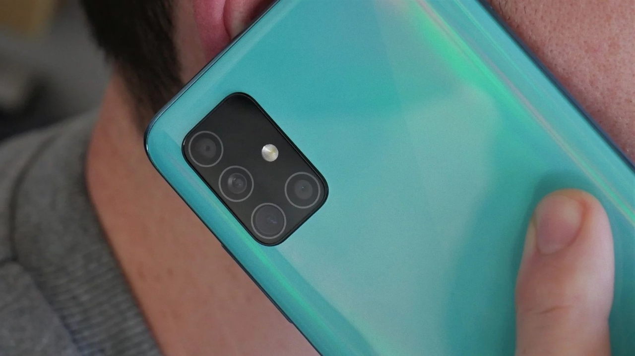 Samsung Galaxy A51 отримав перше оновлення ПЗ: поліпшили камеру та додали грудневий патч безпеки