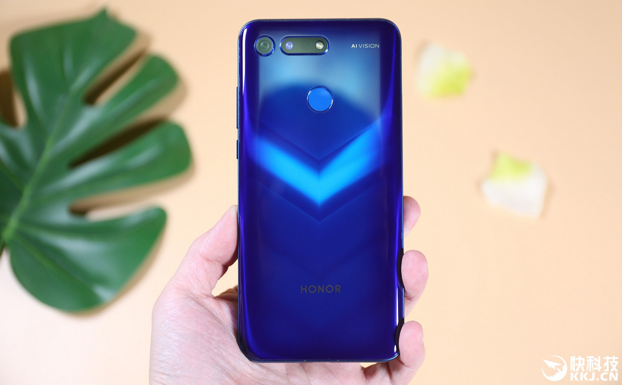 Анонс Honor V20 з «дірявим» екраном, 3D-камерою і топовою начинкою